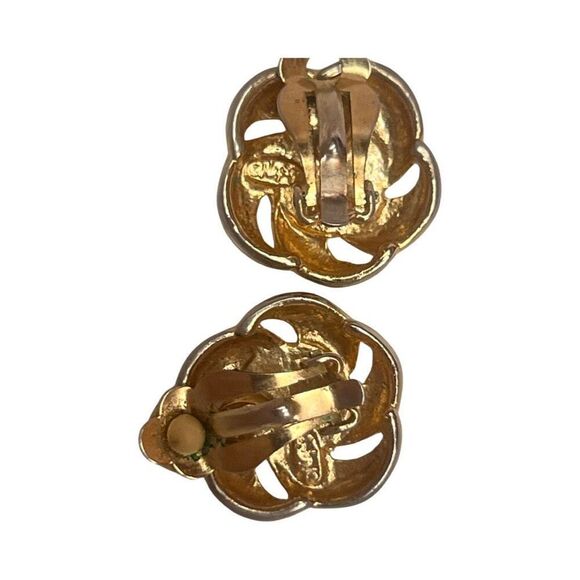 MCM Napier Floral Gold Tone Clip On Earrings Designer Costume Jewelry - Picture 8 of 8